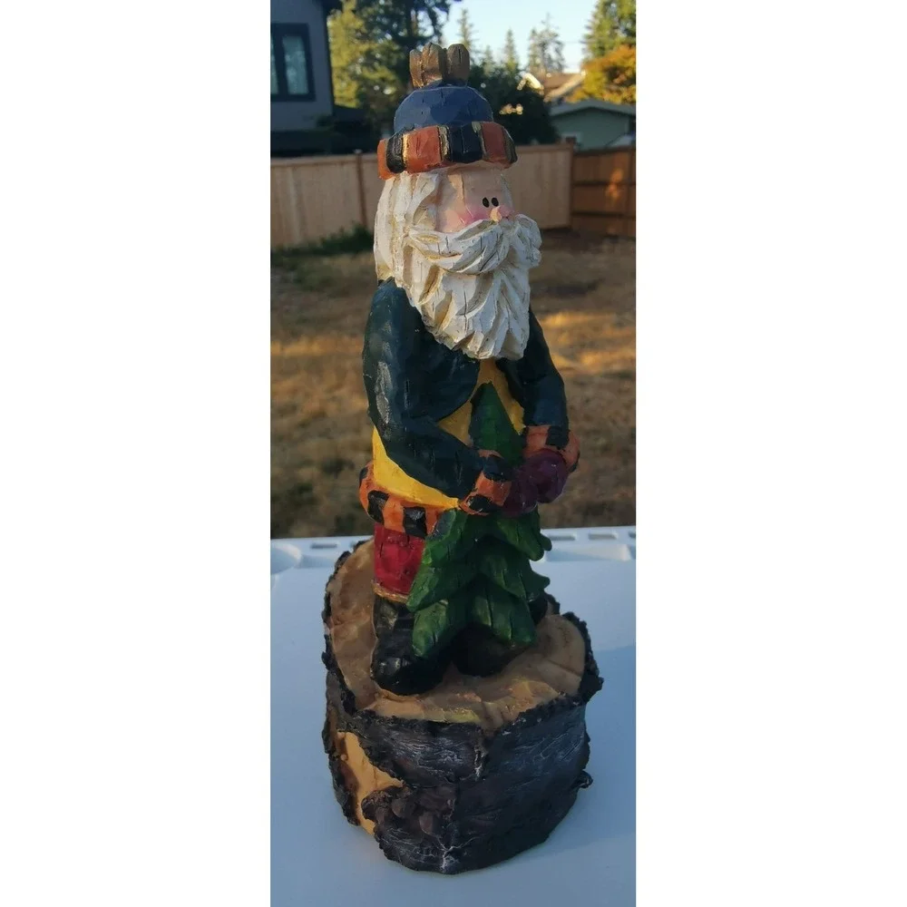 Windsor Collection Santa Claus Resin Wood Spirit for Shelf  11